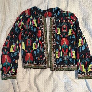 Cropped urban jacket.